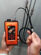 Portable helium leak detector MoLeTELL® (with long tube sniffer type attachment)