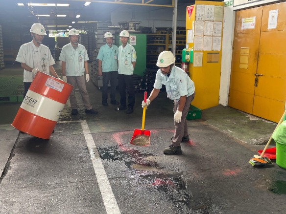 油の流出処理訓練