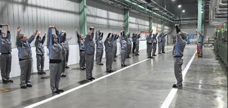 腰痛防止体操の様子