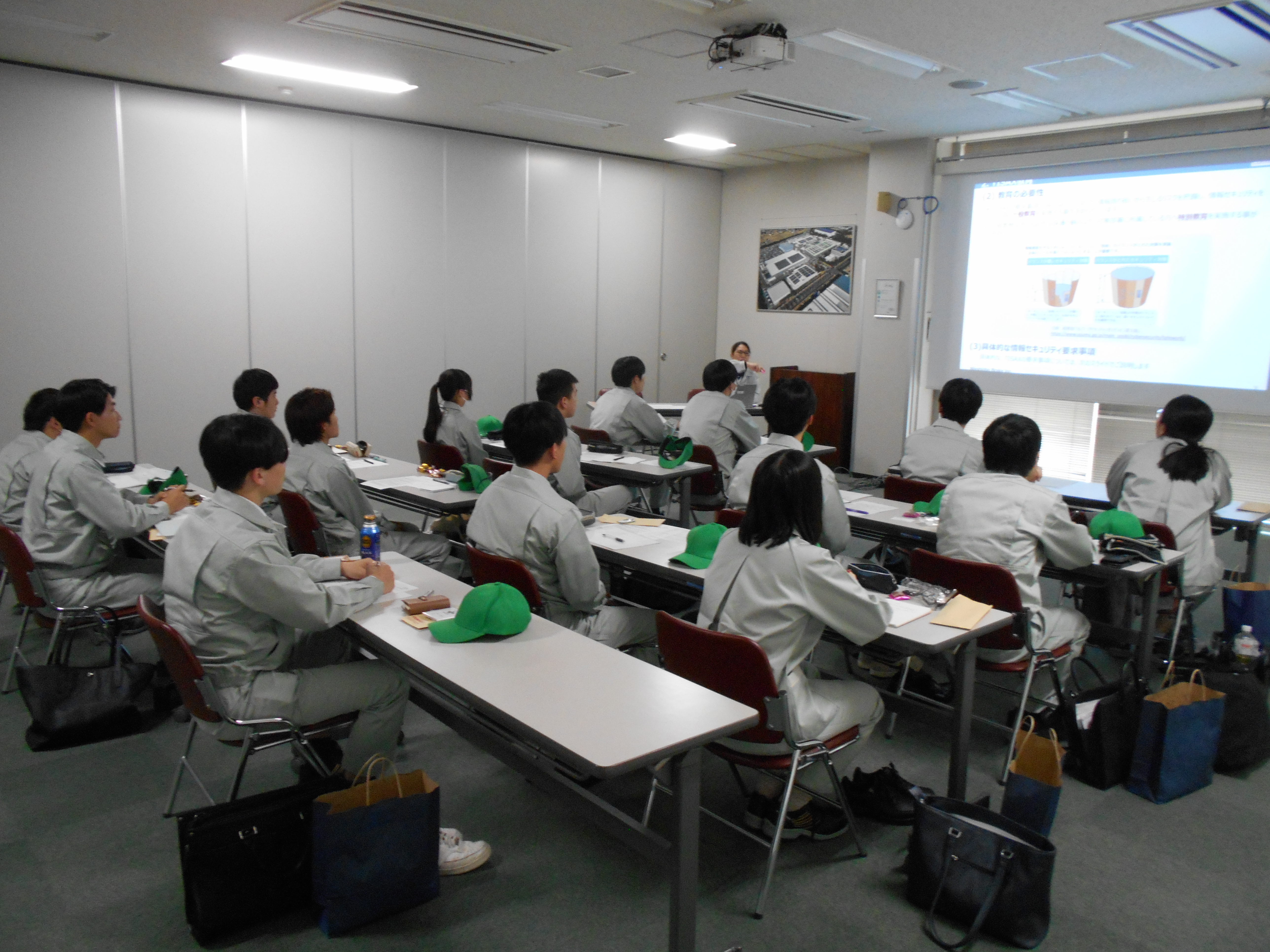 新入社員TISAX教育の様子